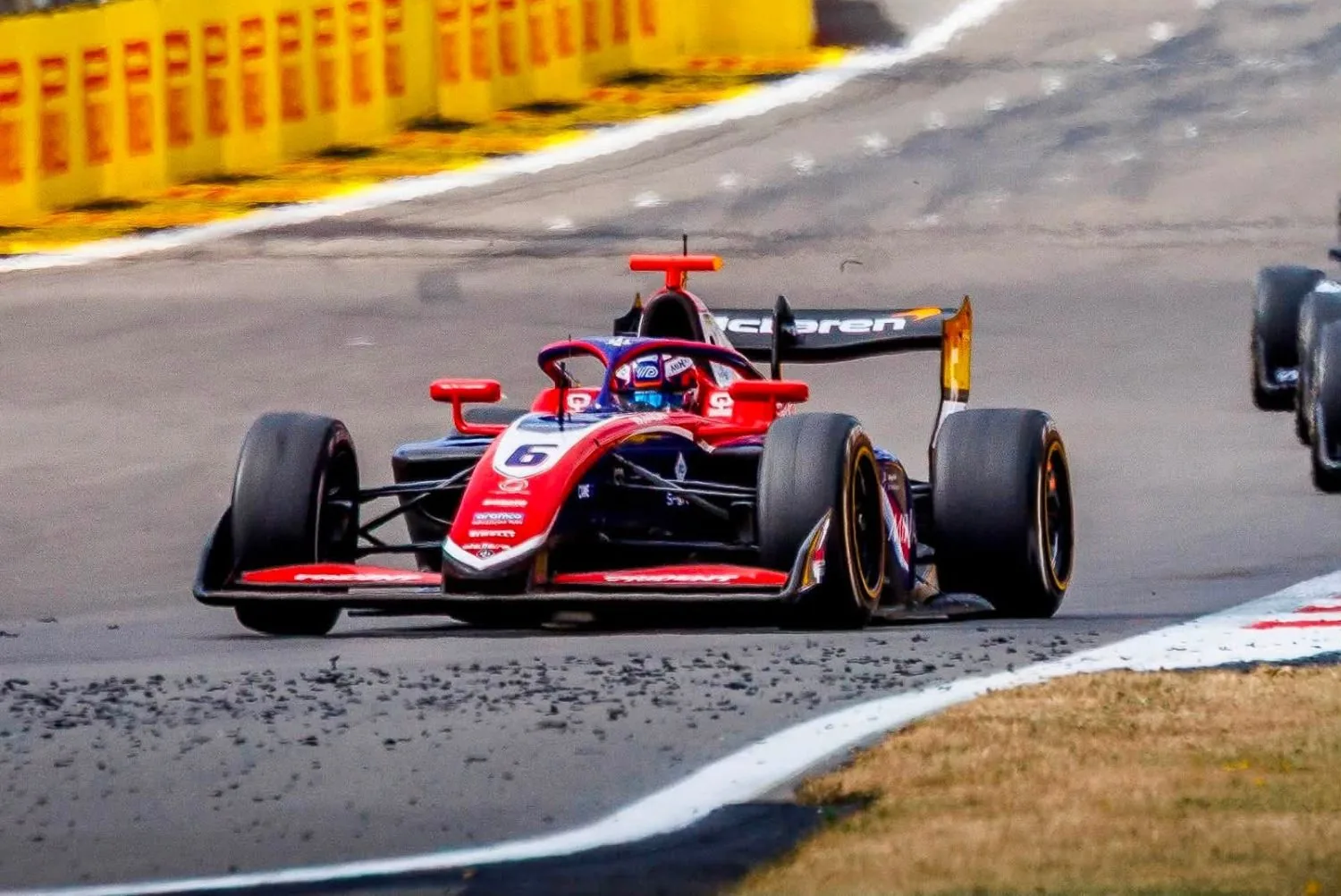 F3: De Palo holds off rivals on the last lap and wins main race at Silverstone