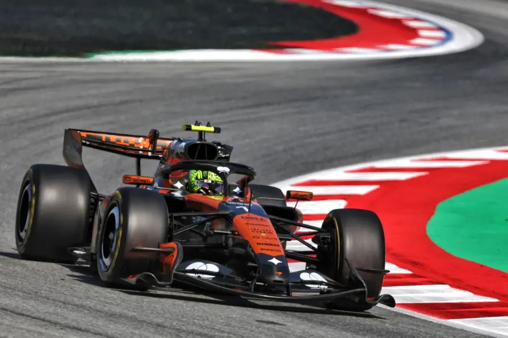Lando Norris (GBR) McLaren F1 Team MCL40