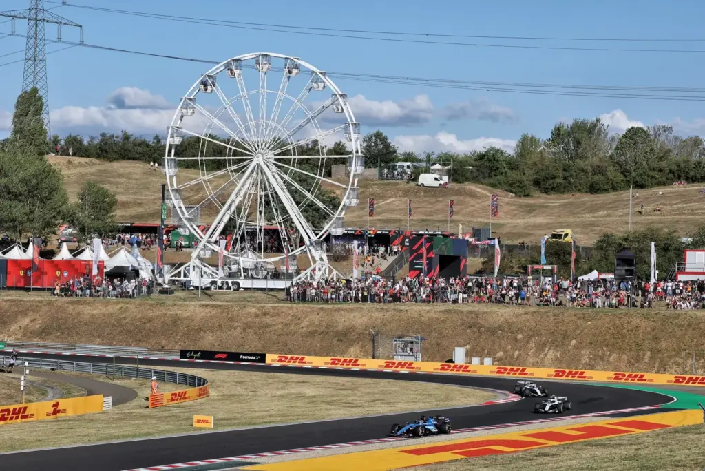 Alexander Albon (THA) Williams F1 Team FW48.