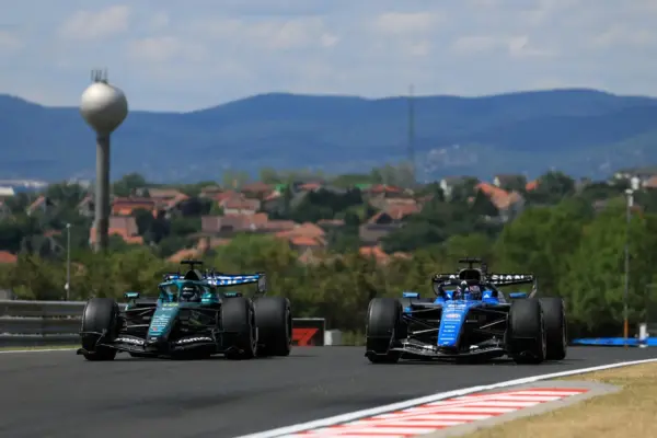 F1: Sainz does not see Williams capable of competing with Aston Martin