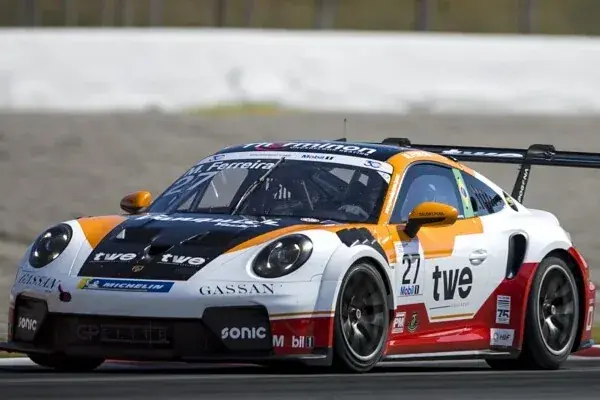 Matheus Ferreira wins podium in Porsche Supercup in Hungary