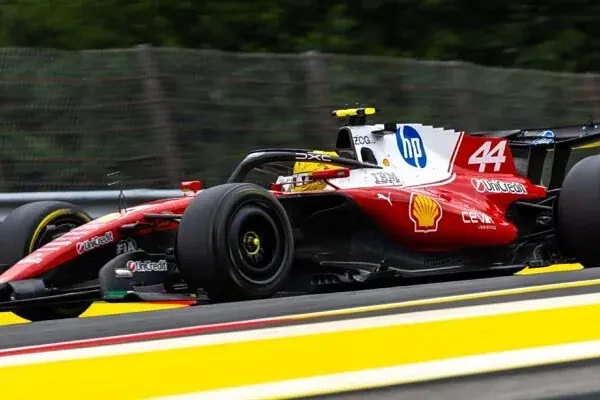 F1: Palmer points out errors by Hamilton and Ferrari in the title fight
