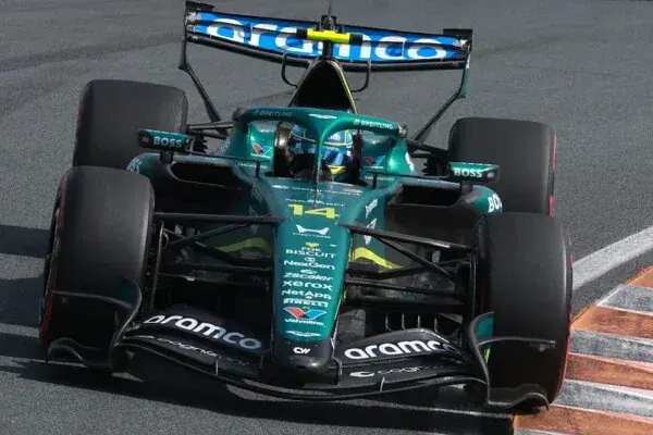 Alonso says that future in F1 does not depend on Aston Martin's car: "The issue is the regulation"