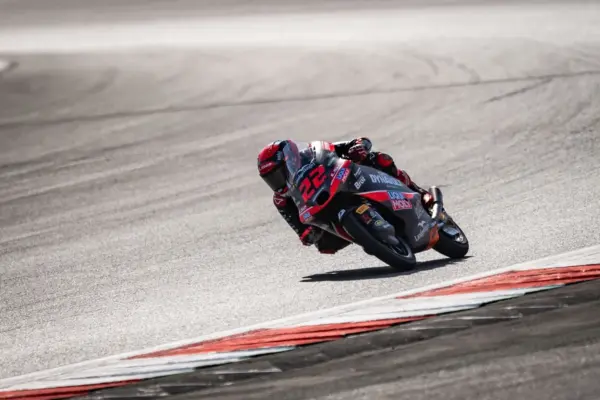 David Almansa wins thrilling Moto3 race at Silverstone