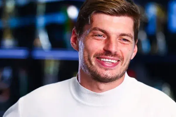 F1: Verstappen praises renewal and says Red Bull is "a second family"