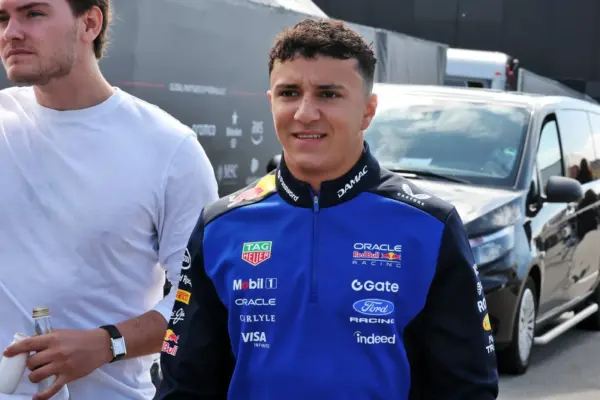 F1: Red Bull admits that Hadjar's return at the Spanish GP will be “complicated”