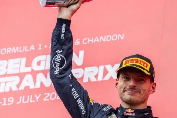 Domenicali celebrates Verstappen's stay at Red Bull: "I can't imagine F1 without him"