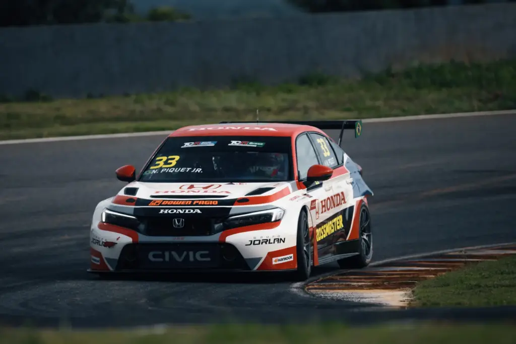 Girolami leads opening practice of TCR South America in Concordia