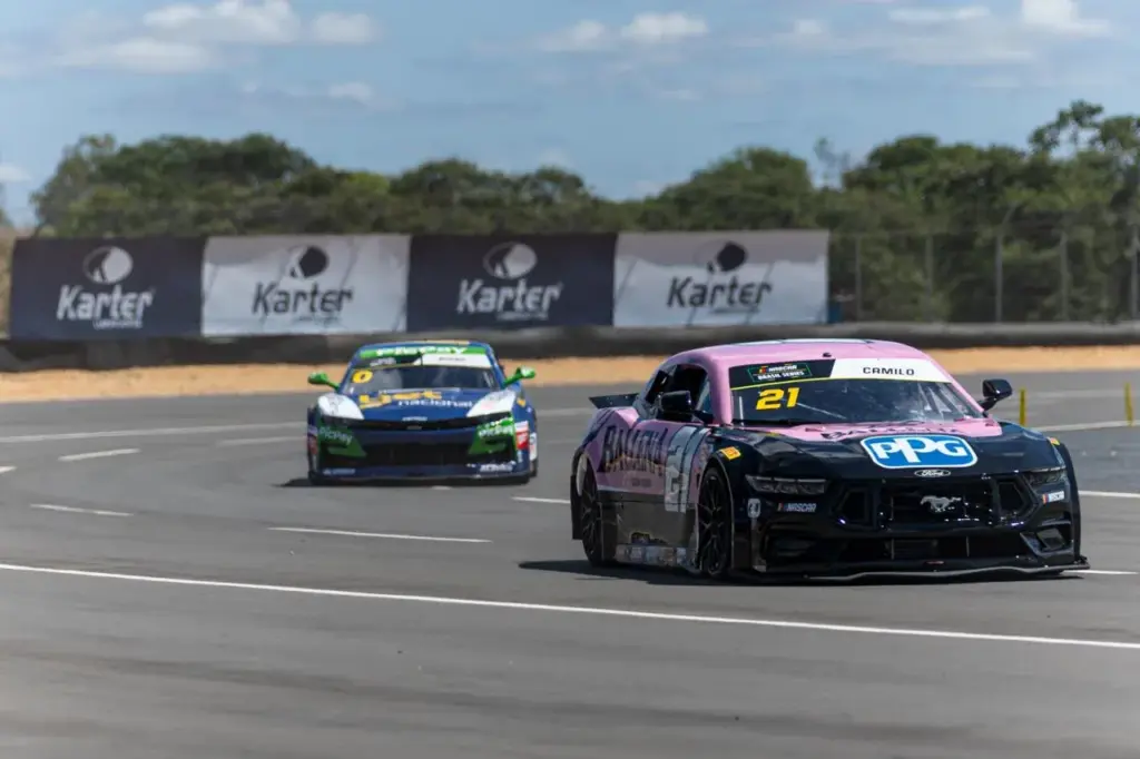 NASCAR Brasil: Vitor Genz crava pole no oval do Circuito dos Cristais, em Curvelo