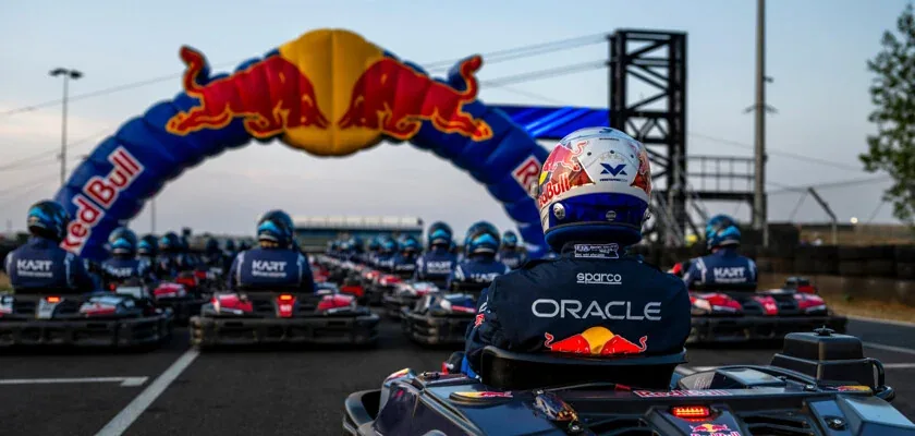 F1: Verstappen passes 100 opponents in 35 minutes and wins 'Max vs 100' at Silverstone