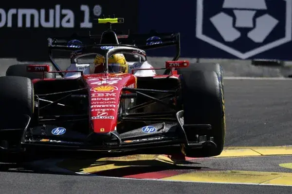 F1: Hamilton cites "phenomenal work" by Mercedes and sees Antonelli as 'unstoppable' in 2026