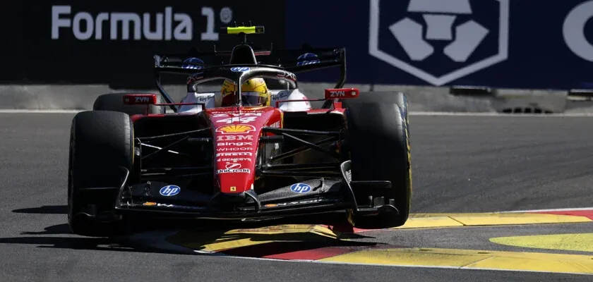 F1: Hamilton cites "phenomenal work" by Mercedes and sees Antonelli as 'unstoppable' in 2026