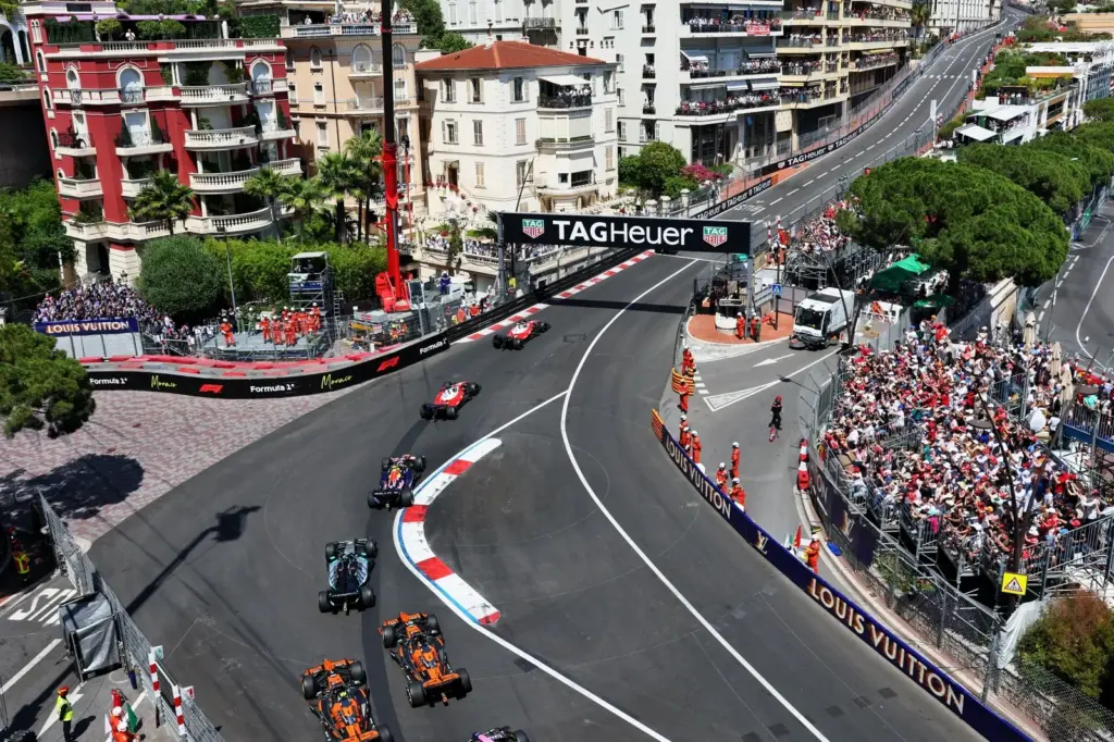 Lewis Hamilton (GBR) Scuderia Ferrari SF-26 at the start of the race.