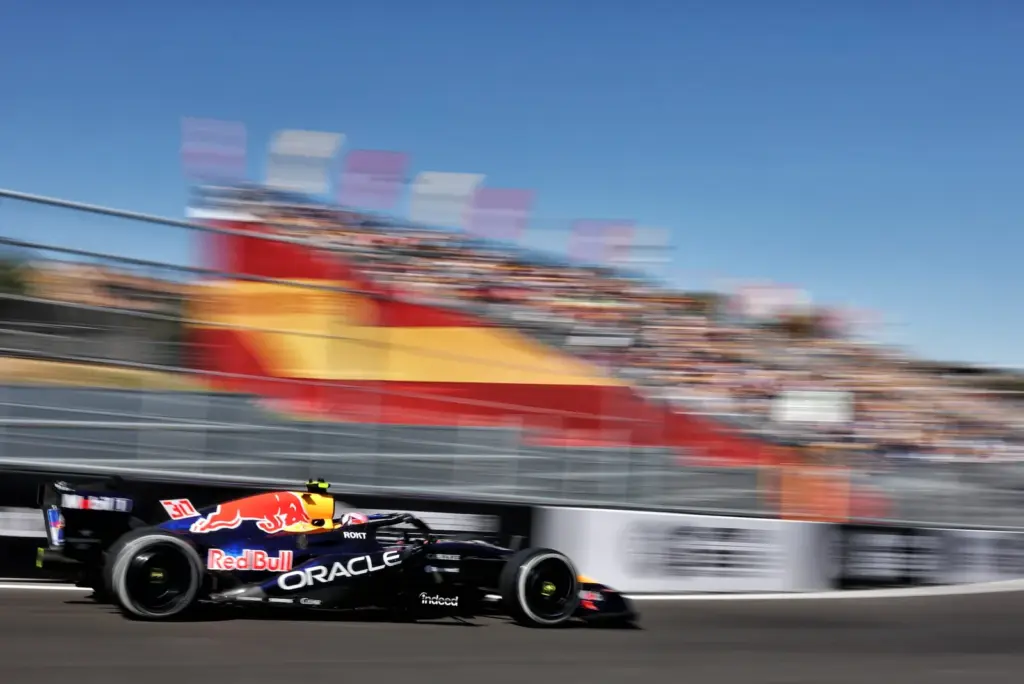 Liam Lawson (NZL) Red Bull Racing RB22.