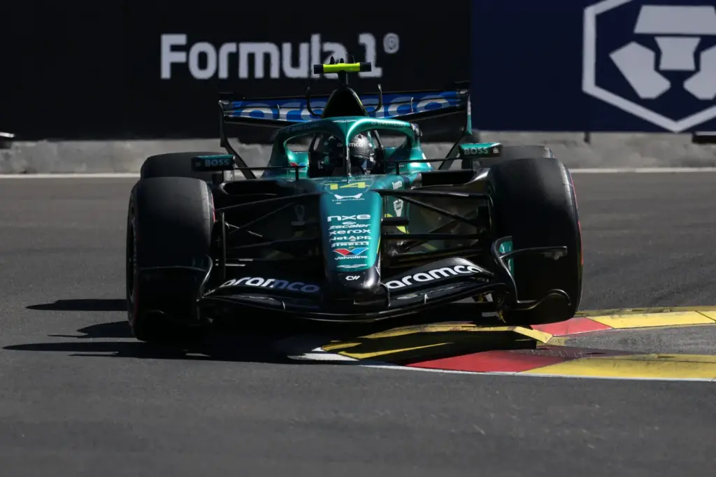 Fernando Alonso (ESP) Aston Martin F1 Team AMR26.