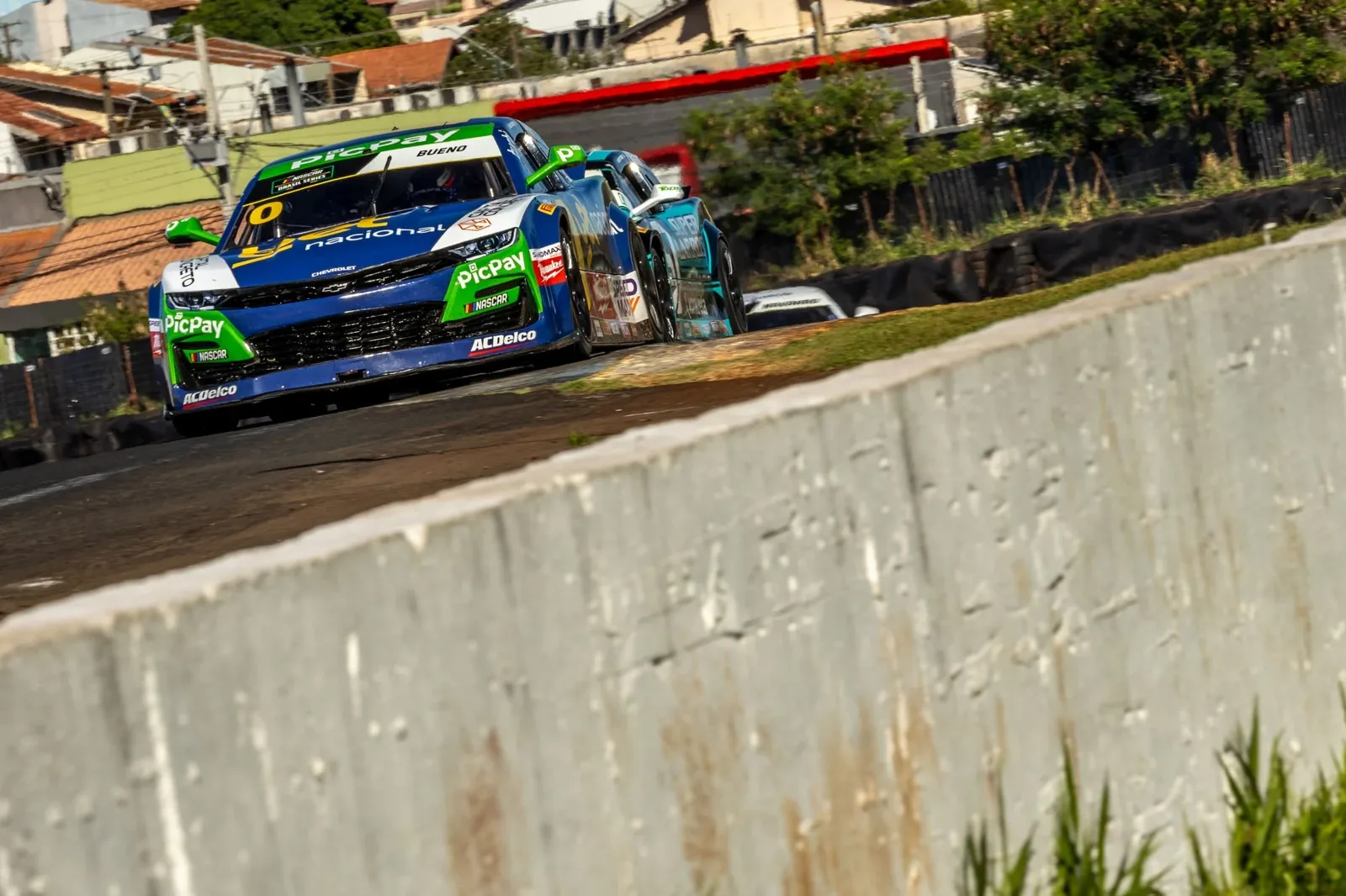 Cacá Bueno highlights challenges of the Curvelo oval circuit in NASCAR Brazil