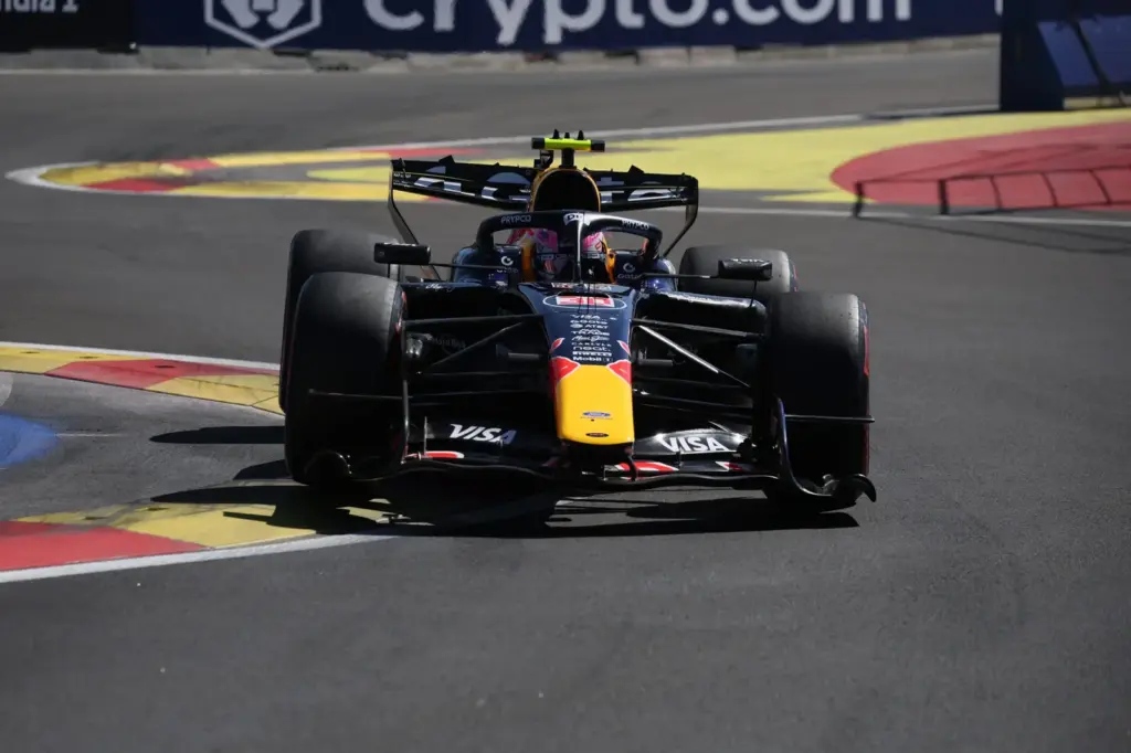 Liam Lawson (NZL) Red Bull Racing RB22.