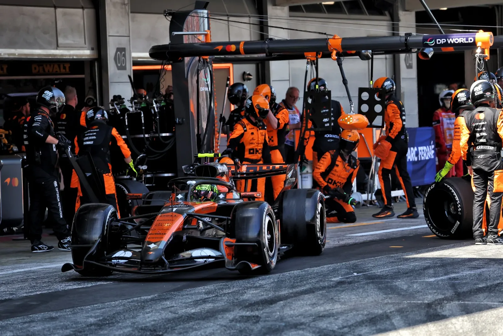F1: Fans are divided over changes in pit stop rules