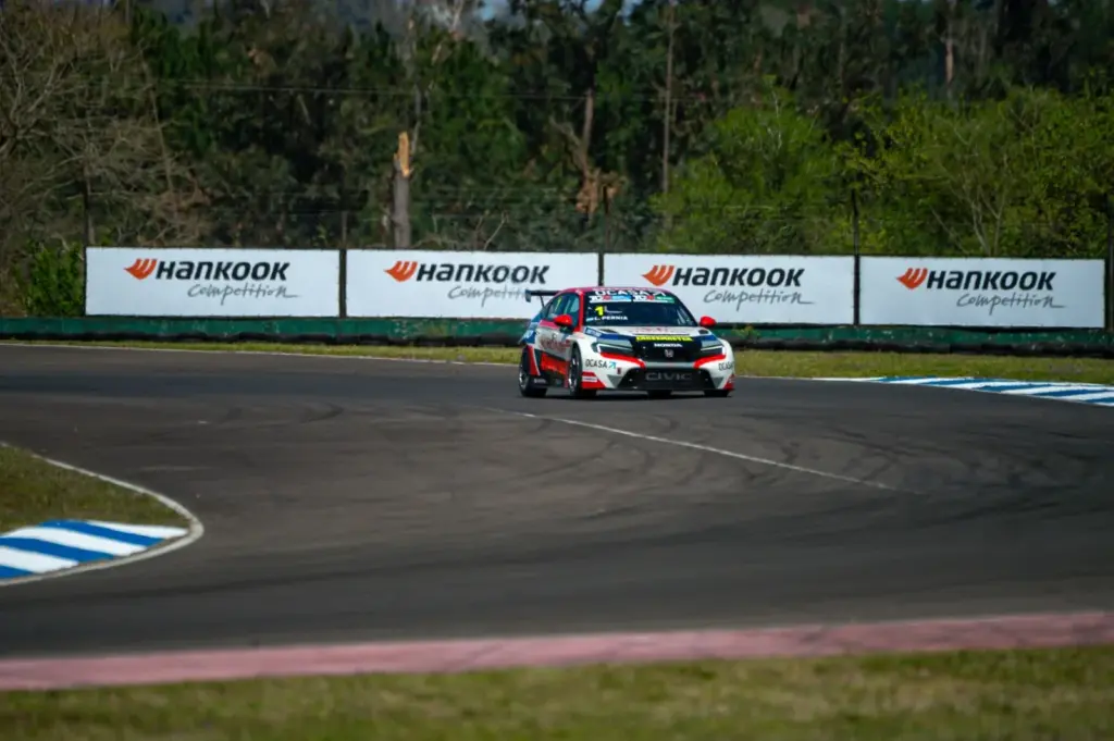 TCR: Raphael Reis takes the better of Pernía and wins in Concordia