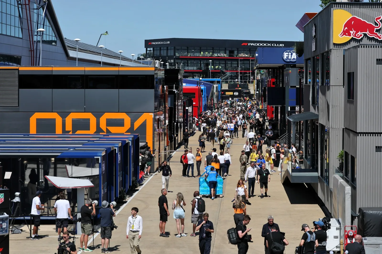 F1: Nike is set to finalize deal to outfit FOM team at GPs