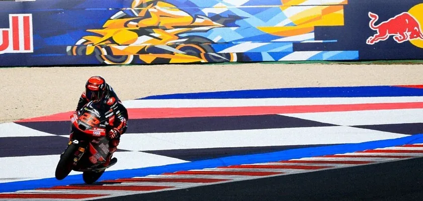 Almansa takes pole position in Moto3 at Misano