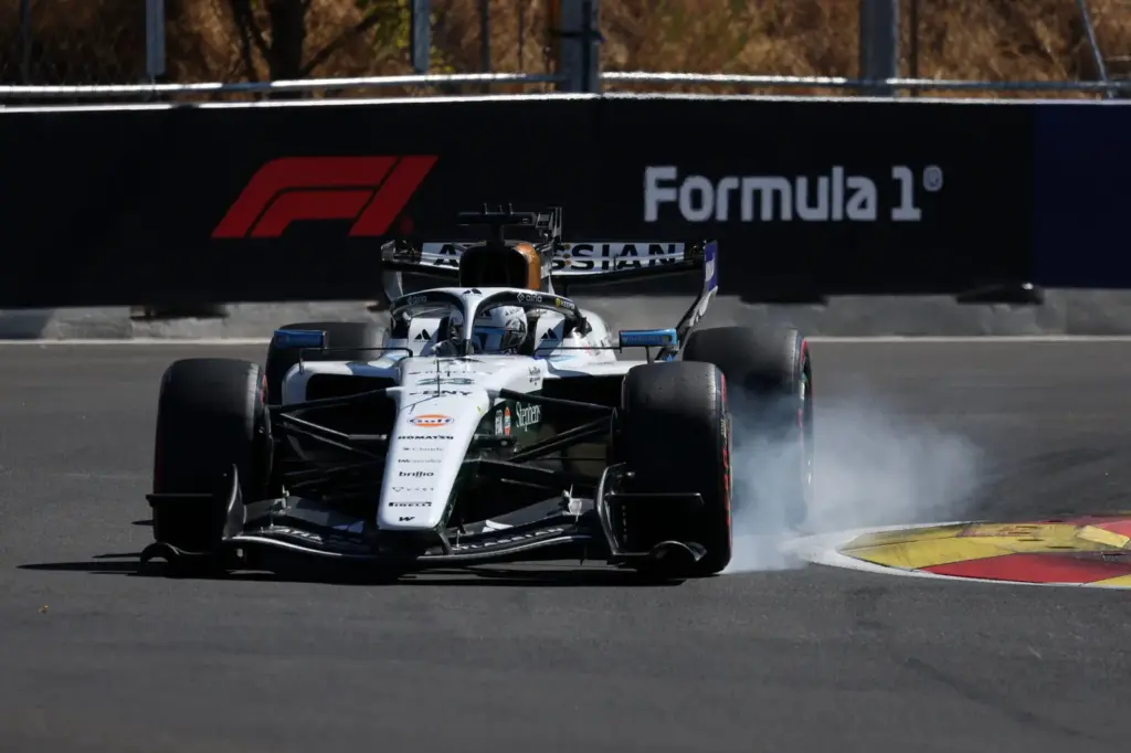 Alexander Albon (THA) Williams F1 Team FW48 locks up under braking.