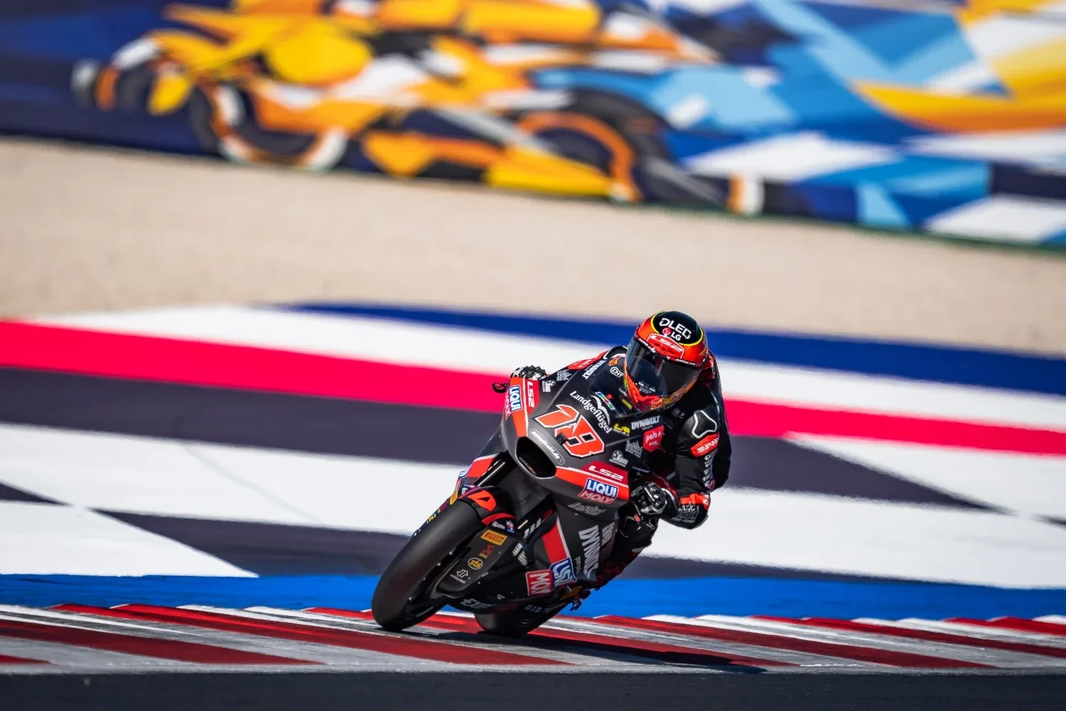 Moto2: González opens lead in final laps and wins at Misano