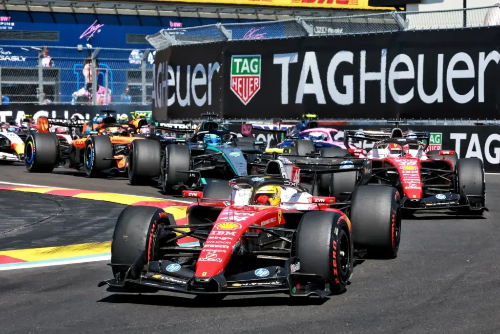 Lewis Hamilton (GBR) Scuderia Ferrari SF-26 at the start of the race.